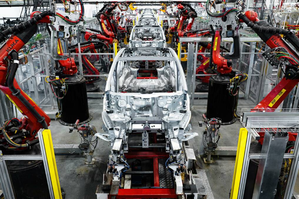 Tesla scraps innovative new manufacturing strategy - report