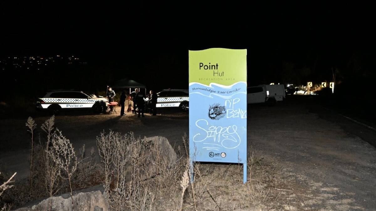 Police set up on Sunday evening at Point Hut Crossing. Picture by Elesa Kurtz 