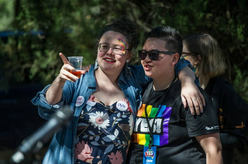  Canberrans react to the Yes vote. in Haig Park. Photo: Karleen Minney