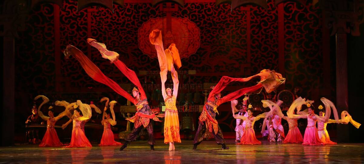 Dancers perform genre scenes in Imperial Bells of China.