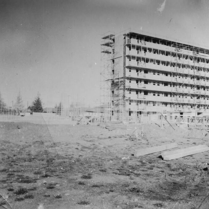 Canberra's Currong Flats during construction Photo: Jim Norton