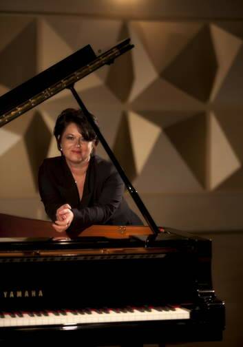 Pianist Kathryn Selby.