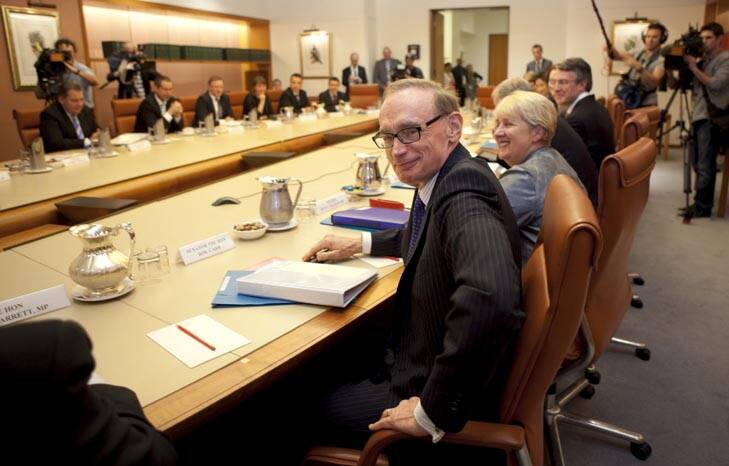 Seasoned performer ... Foreign Minister Bob Carr at the first Cabinet meeting since the reshuffle. Photo: Penny Bradfield