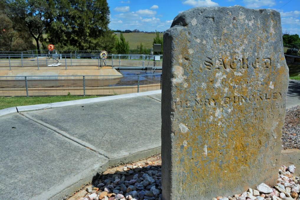 Henry Dunkley's grave which overlooks the Gunning Sewerage Treatment Plant. Photo: Tim the Yowie Man