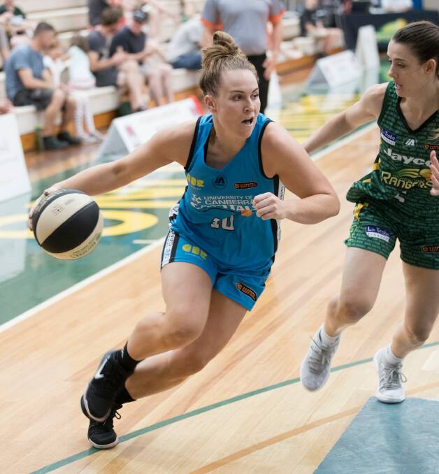 Capitals sharpshooter Kate Gaze looks set to remain in Canberra next season. Photo: Mick Connolly