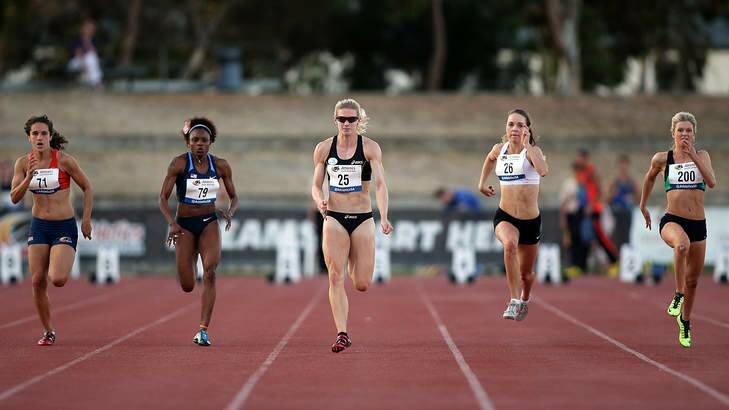 Melissa Breen, centre, takes out the 100m title in Adelaide. Photo: Getty Images