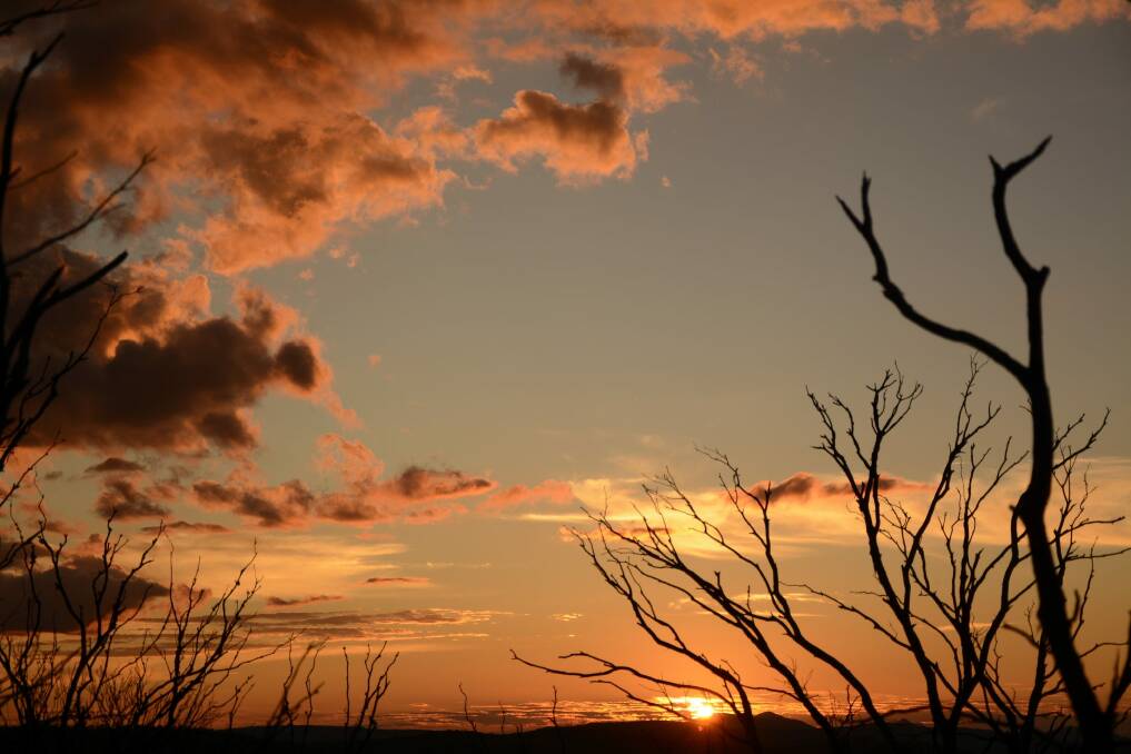 A cracking sunset, but no Rieki yet. Photo: Tim the Yowie Man