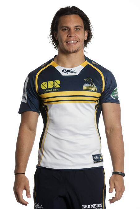 Matt Toomua in a sponsorless Brumbies jersey. The club was prepared to enter the season without a major shirt-front sponsor. Photo: Getty Images