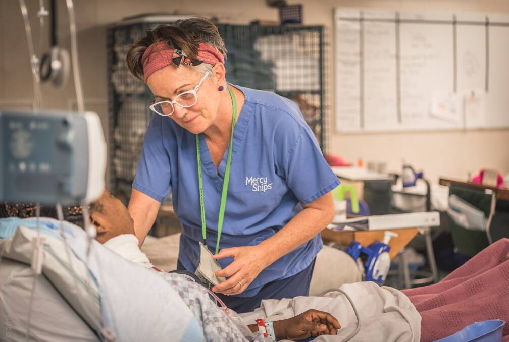 Canberra intensive care nurse Therese Knight during a shift in B ward. Photo: Timmy Baskerville