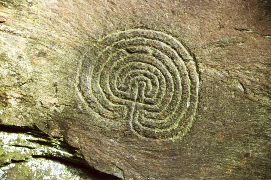 A 3500-year-old stone labyrinth in Cornwall, England.  Photo: Tim the Yowie Man