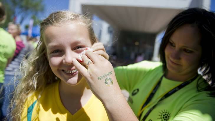Sara Borrow, 12 and  Diamonds salon Jayde Hague showing her support for the Diamonds. Photo: Jay Cronan