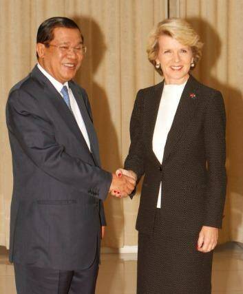 Foreign Minister Julie Bishop with Cambodian Prime Minister Hun Sen in February.  Photo: AP