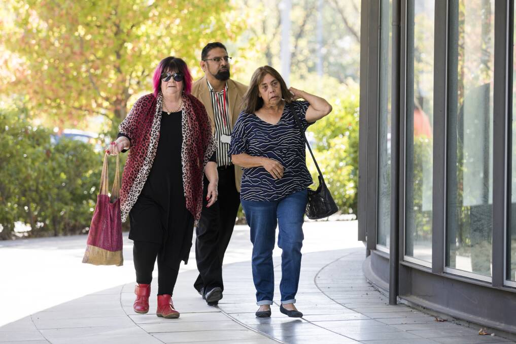 Steven Freeman's mother Narelle King (right), and Julie Tong (left), arrive at ACT Magistrates Court. Photo: Jamila Toderas