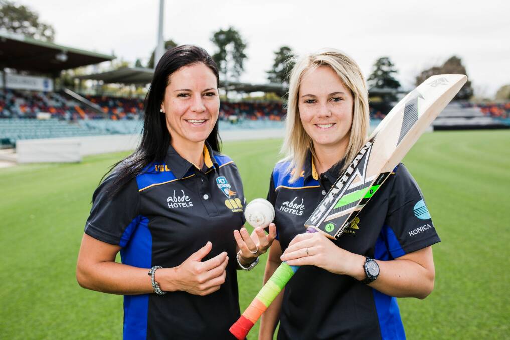 Marizanne Kapp and Dane van Niekerk together have come from South Africa to play for the Meteors.  Photo: Jamila Toderas