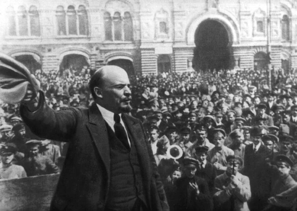 This manager knew how to work a room: Vladimir Lenin addresses a crowd in Moscow's Red Square in October 1917. Photo: Ann Ronan Pictures