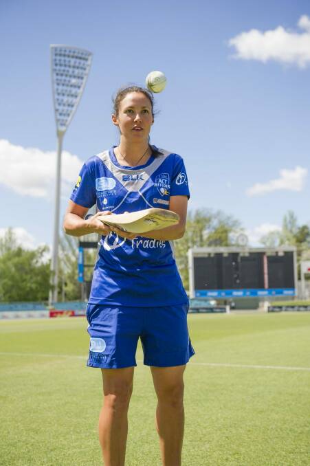 New Zealand international Sara McGlashan scored a half-century to help the ACT Meteors beat Victoria. Photo: Jay Cronan