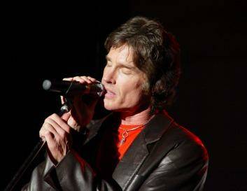 Soap star: Catch Ron Moss and Player at Erindale on Saturday.