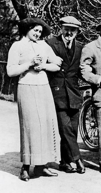 Eleanor Thornton, left, on the arm of Spirit of Ecstasy creator Charles Sykes. <em> Photo: courtesy Beaulieu National Motor Museum </em>