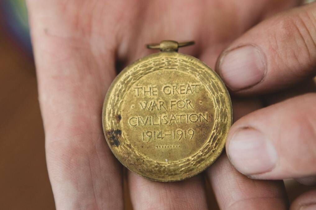A medal commemorating World War I. Photo: Jamila Toderas
