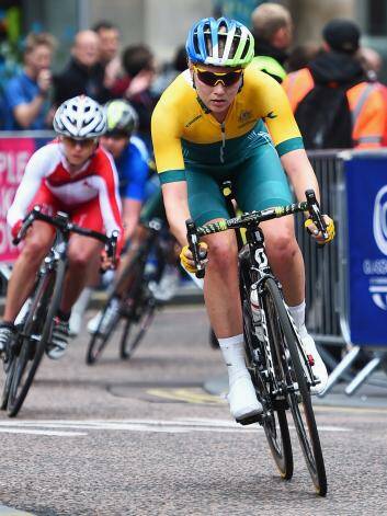 Gracie Elvin rides through Nelson Mandela Place in the women's road race. Photo: Getty Images