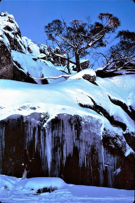 Giant-sized icicles on the Ramshead Range. Photo: Erwin Feeken