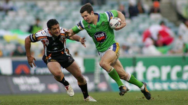 Clinton Schifcofske during his time at the Raiders in 2006. He says the NRL needs to look at salary cap concessions for Canberra to attract  players. Photo: Andrew Sheargold