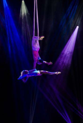 Daria Shelest and Vadym Pankevyvh in a trapeze act. Photo: Jamila Toderas