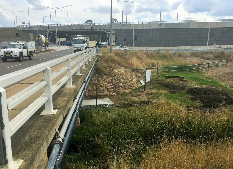 Thousands of Canberrans drive over this bridge on Fairbairn Avenue everyday unaware that beneath them is such a significant fossil site. Photo: Tim the Yowie Man