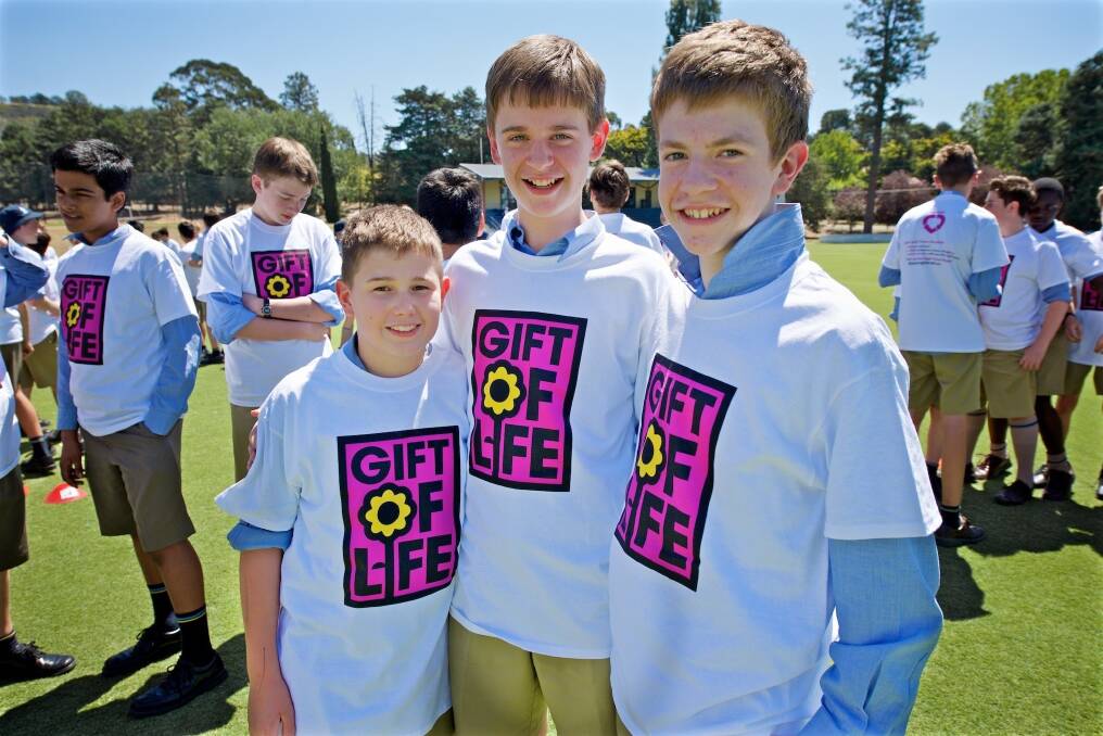 Some of the Year Nine students from Canberra Grammar who helped promote organ donation on Friday. Photo: Supplied