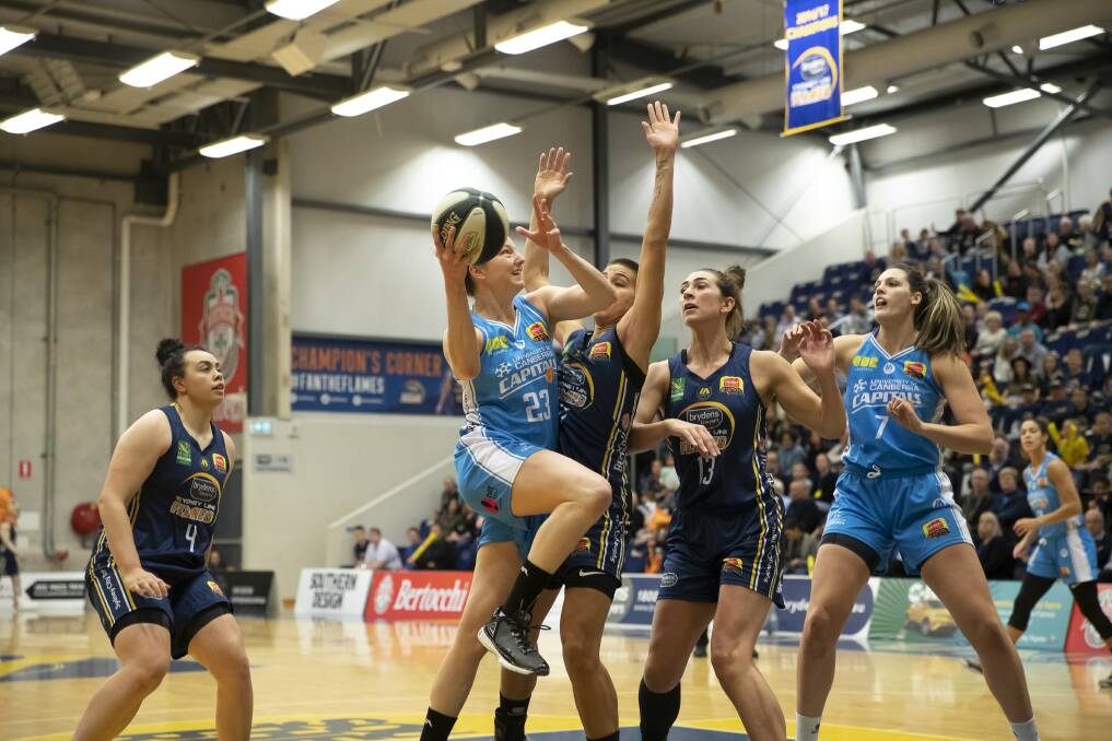 Kelsey Griffin dominated against the Melbourne Boomers. Photo: Sitthixay Ditthavong