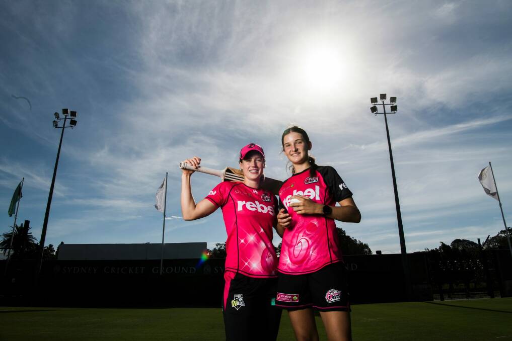 Generational change: Ellyse Perry with Stella Campbell, who is a favourite to travel with the Australian under-19s to South Africa next month.  Photo: Louise Kennerley