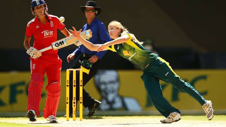Dual international Ellyse Perry will play against Canberra twice in a week in both soccer and cricket. Photo: Getty Images