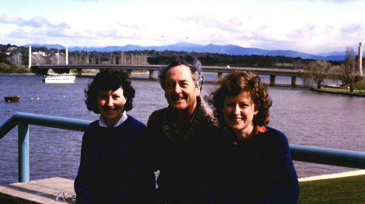 25 years ago: Dan Lee with his daughters Julie Anne and Margaret at Regatta Point in 1988. Photo: Supplied