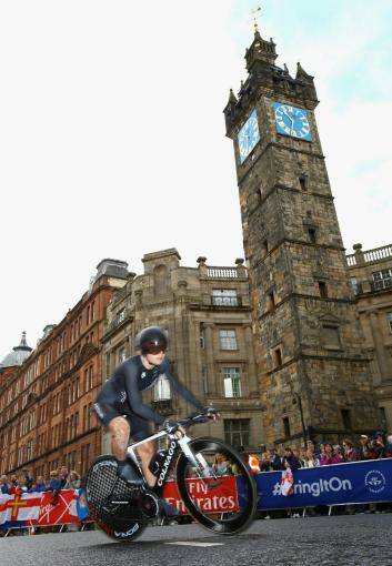 Linda Villumsen goes past The Tolbooth. Photo: Getty Images