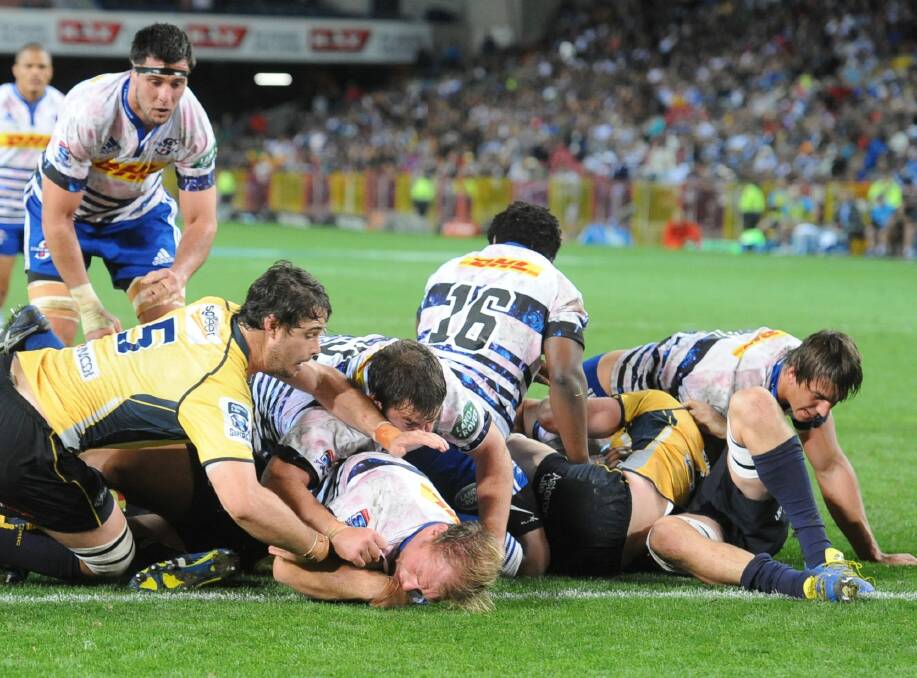 Schalk Burger of the Stormers scores a try. Photo: Getty Images