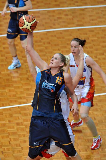 Lauren Jackson in action during her last game for the Capitals in Canberra on February 21, 2010. Photo: GARY SCHAFER