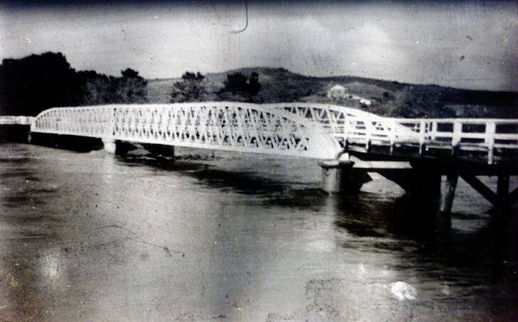 1930s flood Snowy River at Dalgety Photo: supplied