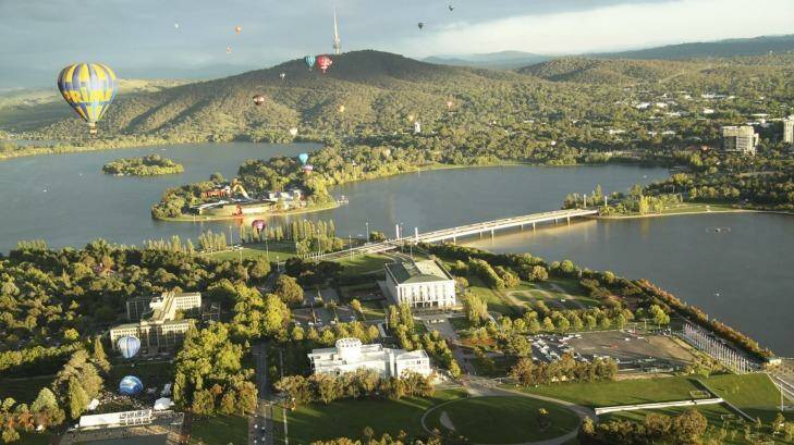 Deirdre Brocklebank's photo of Lake Burley Griffin: "It's the focal point. It draws together the whole community."