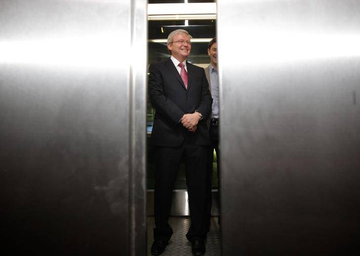 Doors closing on leadership ambitions ... Kevin Rudd arrived in Canberra yesterday for a caucus vote he will likely lose. Photo: Alex Ellinghausen