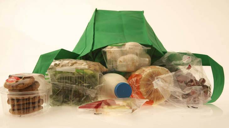 Unwashed 'green bags' have been linked to food poisoning by studies overseas. Photo: Wayne Taylor