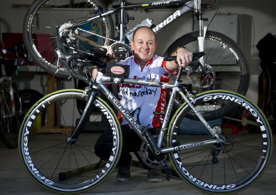 Ian Cross hopes to raise $5000 for SIDS and Kids by cycling from Canberra to Bega in memory of  his grandson, Lachie.  Photo: Elesa Kurtz