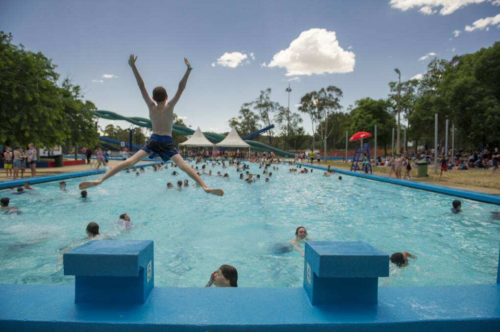 Canberrans cool off at Big Splash Waterpark.  Photo: Jay Cronan