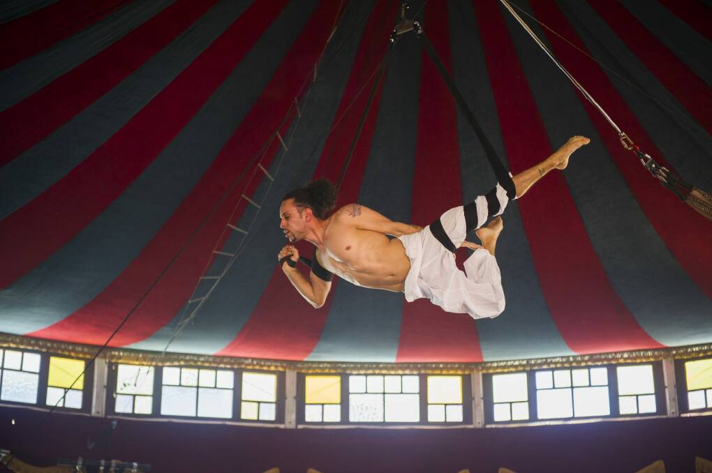 Omar Cortes performs in "La Clique" in The Famous Spiegeltent.  Photo: Rohan Thomson