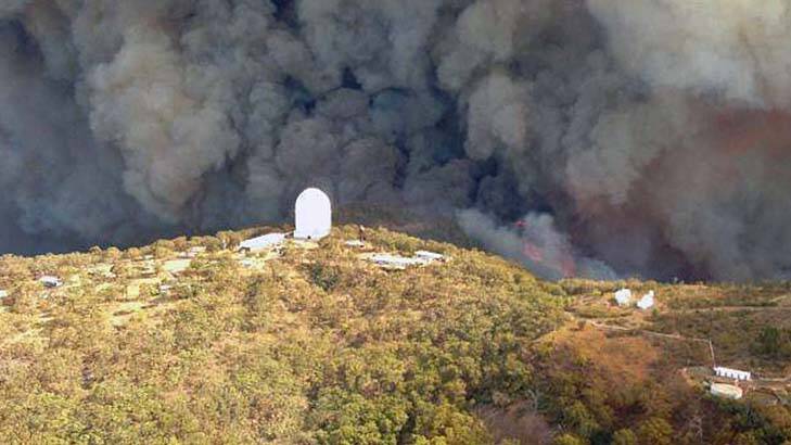 Top research facility ... fire rages towards the Siding Spring Observatory. Photo: NSW Rural Fire Service