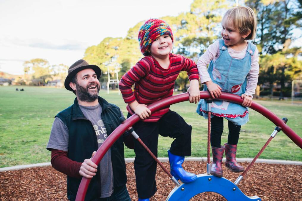 Stay-at-home dad: Dan Watters with his two children Sam, 6, and Tilley, 4.  Photo: Rohan Thomson