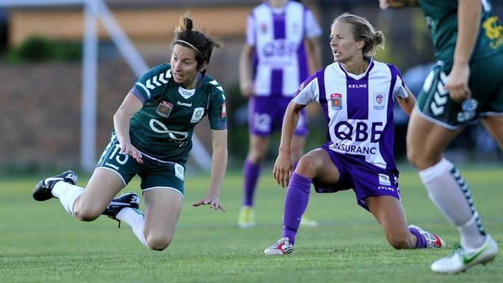 Canberra United star Sally Shipard takes on Perth Glory last season. Shipard is likely to return from knee surgery to play Glory on Sunday. Photo: Melissa Adams