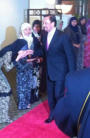 The Sultan arriving at the Hyatt Hotel in Canberra.