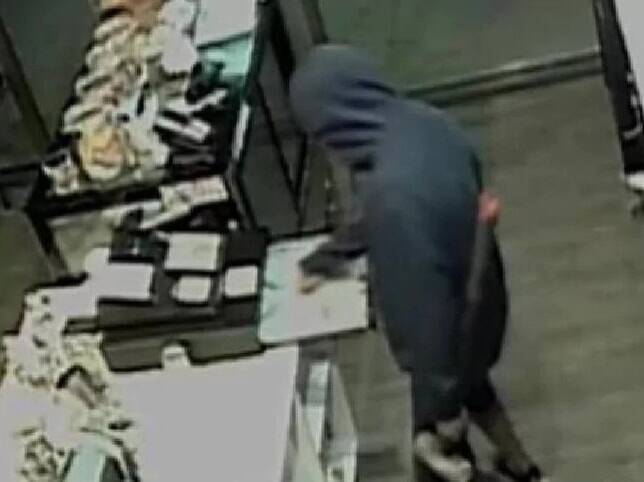 A burglar at Canberra cafe Niugini Arabica finds a post-it note, which reads "HAHA, NO MONEY" in the cash register. Photo: supplied