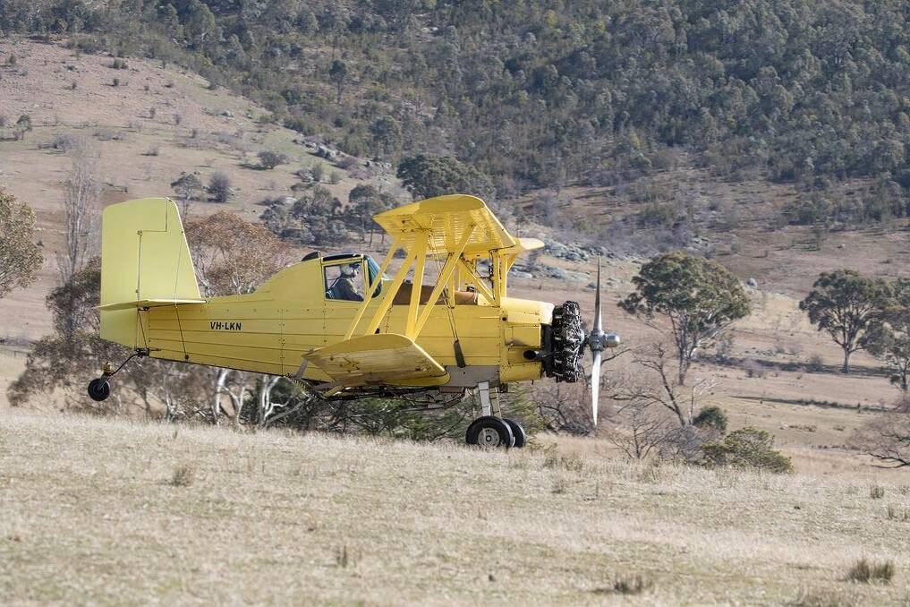 Kym Bradley briefly spoke to the pilot before the crash after stopping to photograph his plane. Photo: Kym Bradley