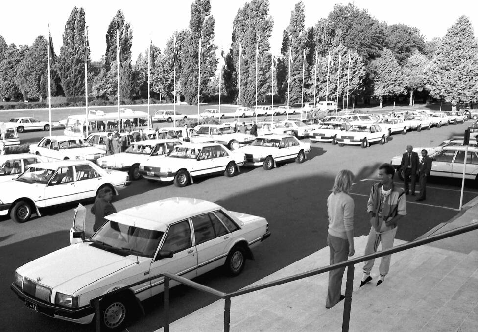 The cars outside Old Parliament House in 1983. Photo: David Bartho